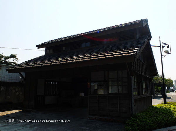 幾米廣場：【宜蘭】跟著幾米一起宜蘭小旅行。幾米廣場「向左走．向右走」、「星空」與「地下鐵」。森林裡的火車站「閉眼微笑的長頸鹿」。丟丟噹森林廣場出現飛天星空列車