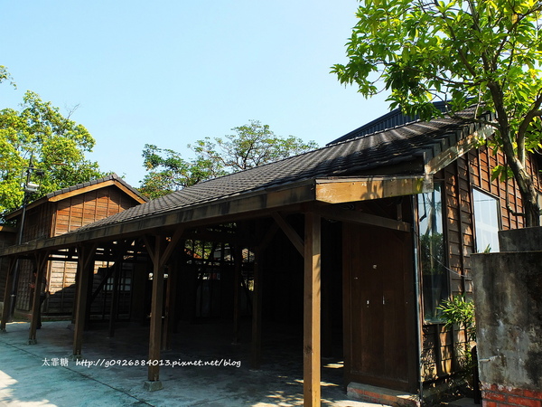 幾米廣場:【宜蘭】跟著幾米一起宜蘭小旅行。幾米廣場「向左走.向右走」、「星空」與「地下鐵」。森林裡的火車站「閉眼微笑的長頸鹿」。丟丟噹森林廣場出現飛天星空列車