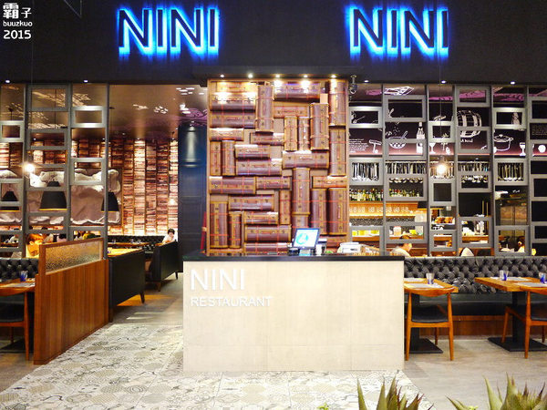 尼尼義大利餐廳(台茂店)：NINI尼尼義大利餐廳，份量很大，辣味牛肉番茄義大利麵有辣有勁！