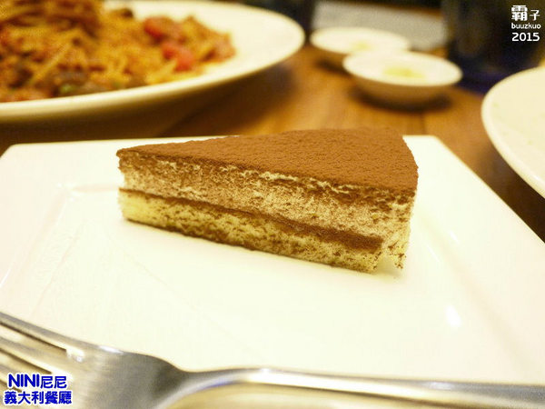 尼尼義大利餐廳(台茂店)：NINI尼尼義大利餐廳，份量很大，辣味牛肉番茄義大利麵有辣有勁！