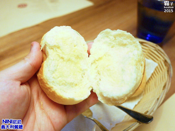 尼尼義大利餐廳(台茂店)：NINI尼尼義大利餐廳，份量很大，辣味牛肉番茄義大利麵有辣有勁！