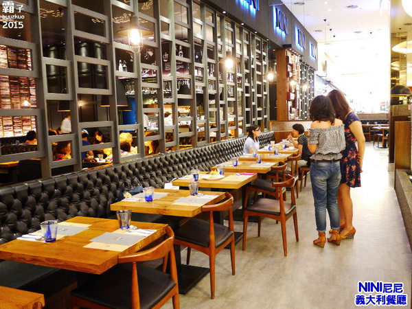 尼尼義大利餐廳(台茂店)：NINI尼尼義大利餐廳，份量很大，辣味牛肉番茄義大利麵有辣有勁！