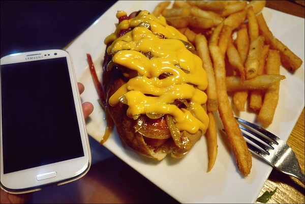 My Place -Burgers & Pastas 美式餐廳:【My Place -Burgers & Pastas】一家美國廚師開的道地美式餐廳,閃亮亮的起司香呀!