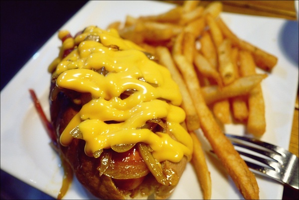 My Place -Burgers & Pastas 美式餐廳:【My Place -Burgers & Pastas】一家美國廚師開的道地美式餐廳,閃亮亮的起司香呀!