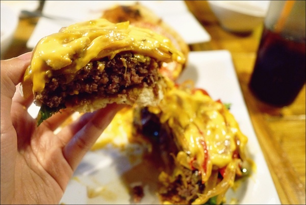 My Place -Burgers & Pastas 美式餐廳:【My Place -Burgers & Pastas】一家美國廚師開的道地美式餐廳,閃亮亮的起司香呀!