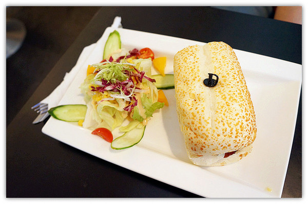 咖啡因館(二館):永安市場站♬私藏捷運巷弄時尚咖啡廳,中永和美味輕食、鬆餅供應 咖啡因二館