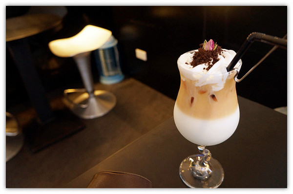 咖啡因館(二館):永安市場站♬私藏捷運巷弄時尚咖啡廳,中永和美味輕食、鬆餅供應 咖啡因二館