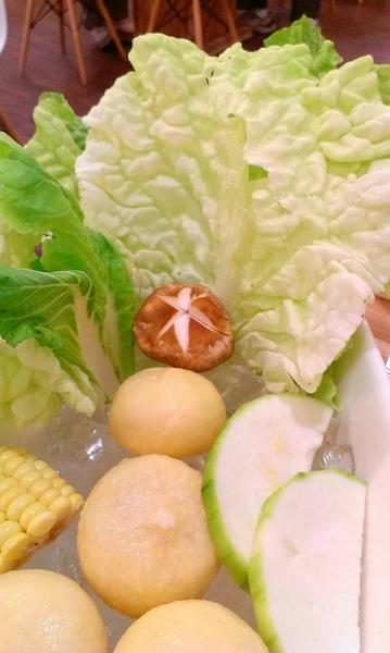 8鮮屋健康鍋物料理：美味營養高CP值餐廳(在充斥毒物的時代，有良心又美味的店是覓食的首選)