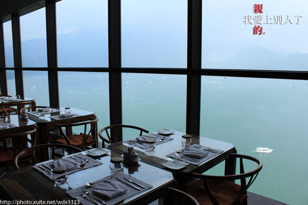 秋紅谷廣場：偶像劇『 親愛的，我愛上別人了』✪台中景點✪拍拍走~102.10.08更新