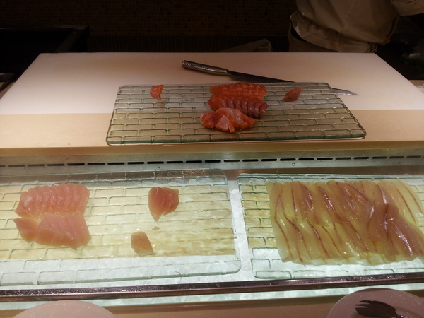 漢來海港自助餐廳:【台中廣三SOGO】漢來海港自助餐廳 下午茶 買餐券還挺划算的!