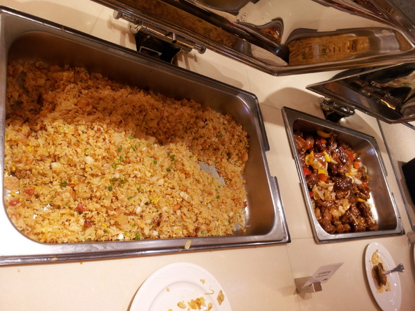 漢來海港自助餐廳:【台中廣三SOGO】漢來海港自助餐廳 下午茶 買餐券還挺划算的!