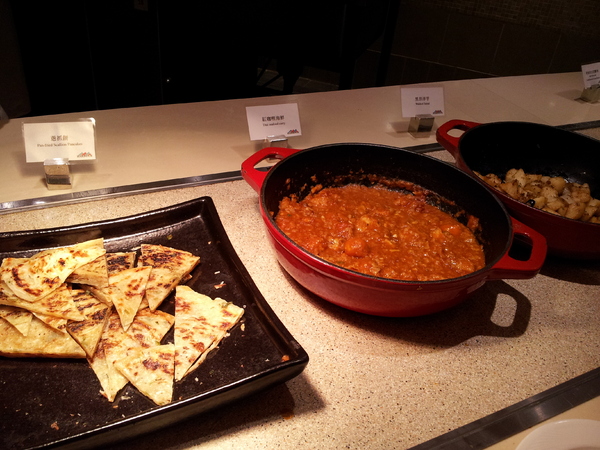 漢來海港自助餐廳:【台中廣三SOGO】漢來海港自助餐廳 下午茶 買餐券還挺划算的!