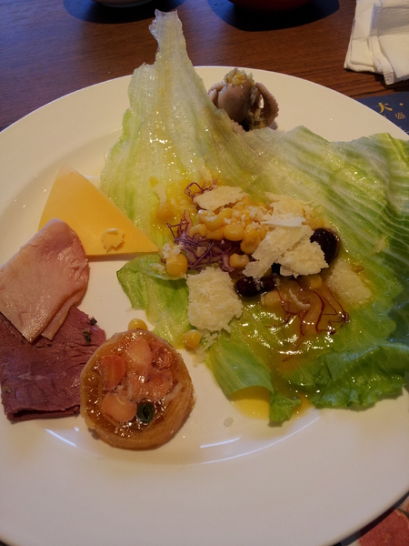 漢來海港自助餐廳:【台中廣三SOGO】漢來海港自助餐廳 下午茶 買餐券還挺划算的!