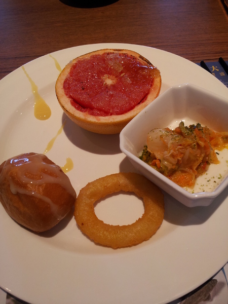 漢來海港自助餐廳:【台中廣三SOGO】漢來海港自助餐廳 下午茶 買餐券還挺划算的!