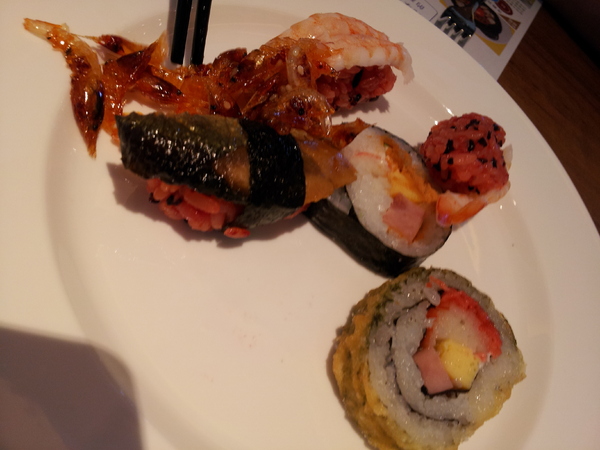 漢來海港自助餐廳:【台中廣三SOGO】漢來海港自助餐廳 下午茶 買餐券還挺划算的!