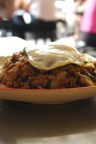 泰粉味泰國米粉湯專賣店：泰粉味泰國米粉湯專賣店-巧遇藝人熟女人妻-每天滿滿的人