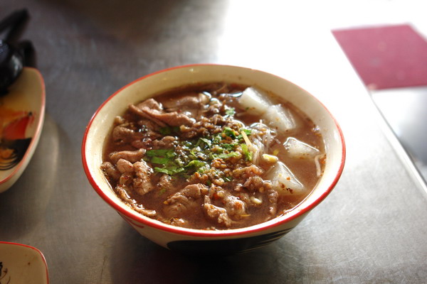 泰粉味泰國米粉湯專賣店：泰粉味泰國米粉湯專賣店-巧遇藝人熟女人妻-每天滿滿的人