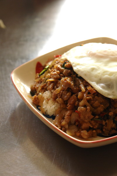 泰粉味泰國米粉湯專賣店：泰粉味泰國米粉湯專賣店-巧遇藝人熟女人妻-每天滿滿的人