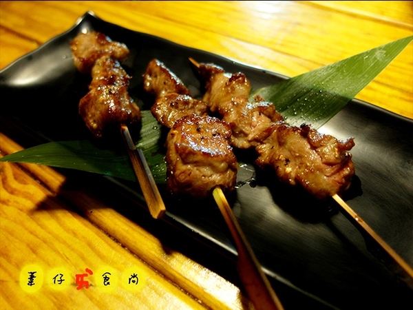 阿國海鮮燒烤小鋪:大半夜美食之超juicy骰子牛藏在居酒屋裡