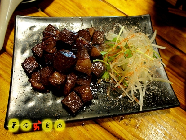 阿國海鮮燒烤小鋪:大半夜美食之超juicy骰子牛藏在居酒屋裡