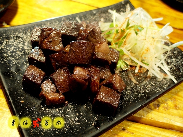 阿國海鮮燒烤小鋪:大半夜美食之超juicy骰子牛藏在居酒屋裡