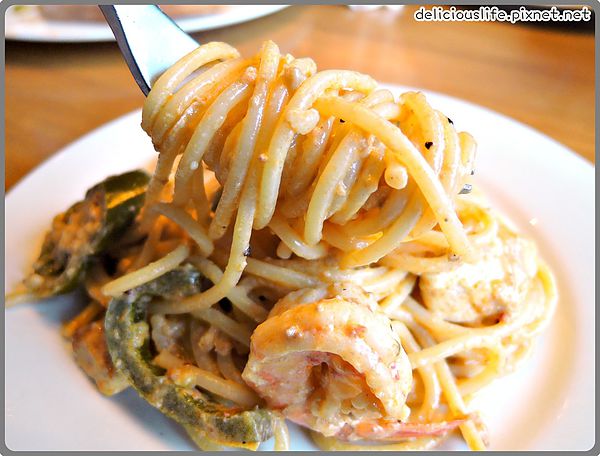 蒜味辣椒雞肉鮮蝦麵3