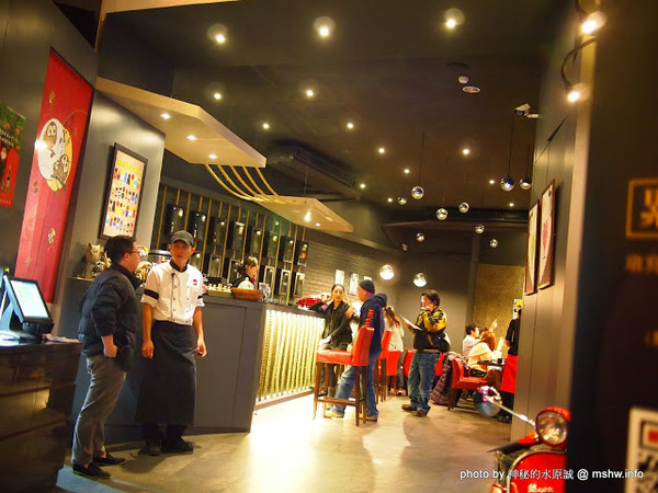 Huku幸福食尚創作料理:【食記】台中哪裡好吃-HuKu幸福時尚創作料理@西區BRT中正國小 : 下一站,Huku~讓人洋溢於幸福中的貓頭鷹主題餐廳!