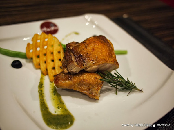 Huku幸福食尚創作料理:【食記】台中哪裡好吃-HuKu幸福時尚創作料理@西區BRT中正國小 : 下一站,Huku~讓人洋溢於幸福中的貓頭鷹主題餐廳!