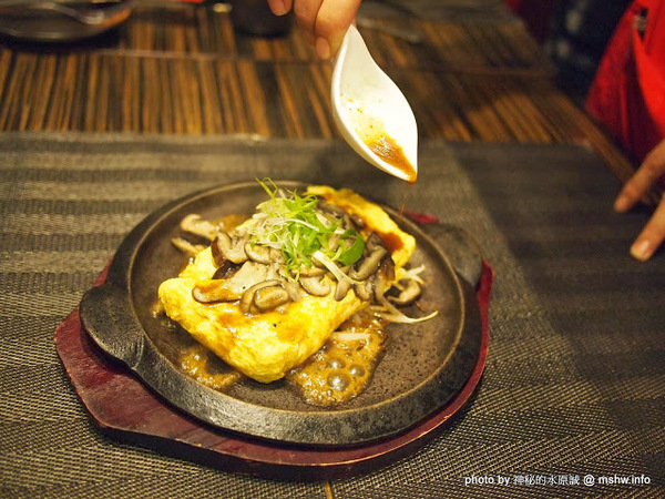 Huku幸福食尚創作料理:【食記】台中哪裡好吃-HuKu幸福時尚創作料理@西區BRT中正國小 : 下一站,Huku~讓人洋溢於幸福中的貓頭鷹主題餐廳!