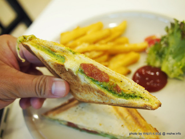 樂丘廚房：【食記】服務不打折的平價好食 @ 台中龍井-東海夜市-樂丘廚房-Leo Chiu