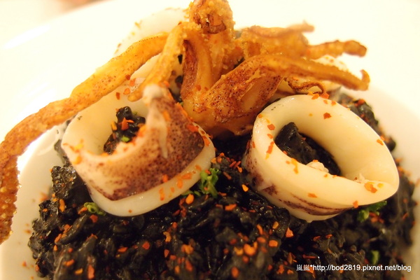 樂丘廚房:<試吃>【台中東海】樂丘廚房-四訪,平價美味的餐點,小資族好選擇,大推招牌墨魚燉飯!