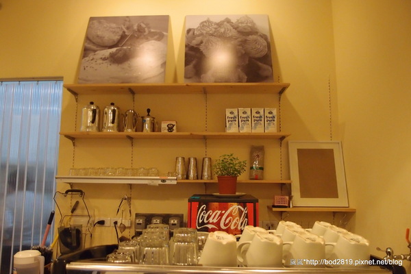 樂丘廚房:<試吃>【台中東海】樂丘廚房-四訪,平價美味的餐點,小資族好選擇,大推招牌墨魚燉飯!