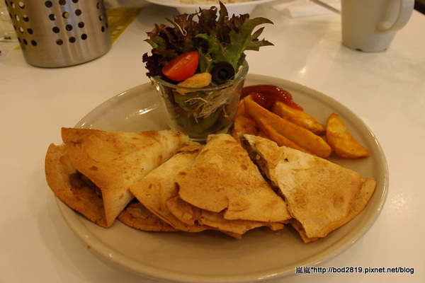 樂丘廚房:【台中東海】樂丘廚房-有三訪價值的平價好店,不只主餐,連飲品濃湯表現都優秀喔!