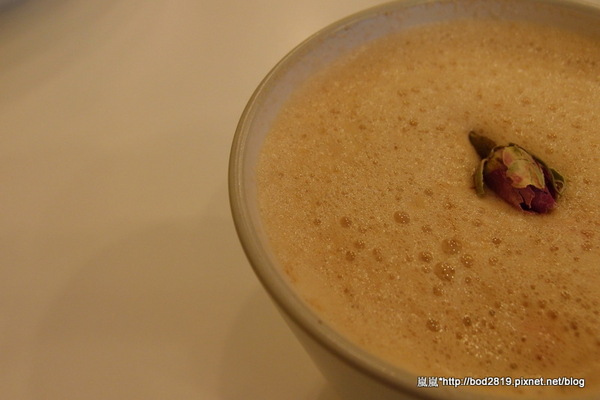 樂丘廚房:【台中東海】樂丘廚房-有三訪價值的平價好店,不只主餐,連飲品濃湯表現都優秀喔!