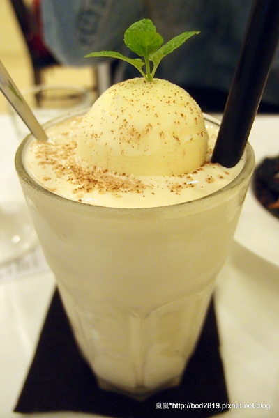 樂丘廚房:<試吃>【台中東海】樂丘廚房-四訪,平價美味的餐點,小資族好選擇,大推招牌墨魚燉飯!