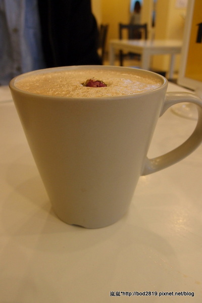 樂丘廚房:【台中東海】樂丘廚房-有三訪價值的平價好店,不只主餐,連飲品濃湯表現都優秀喔!