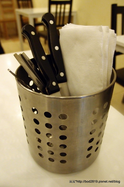 樂丘廚房:<試吃>【台中東海】樂丘廚房-四訪,平價美味的餐點,小資族好選擇,大推招牌墨魚燉飯!