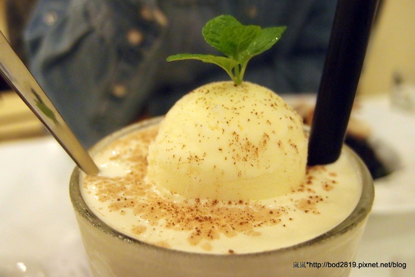 樂丘廚房:<試吃>【台中東海】樂丘廚房-四訪,平價美味的餐點,小資族好選擇,大推招牌墨魚燉飯!