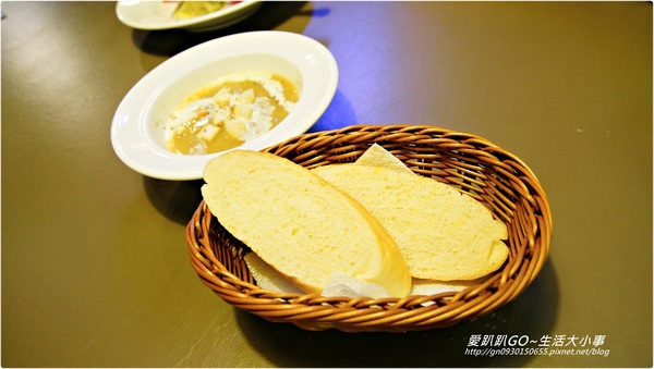 Number Nine咖啡&廚房:【食記/新北市】發現捷運美食 ♪♪Number Nine咖啡&廚房♪♪(主餐篇)