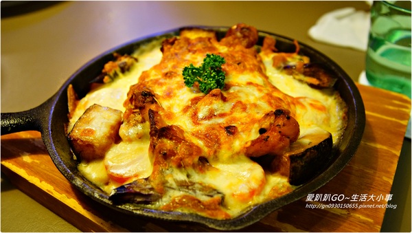 Number Nine咖啡&廚房:【食記/新北市】發現捷運美食 ♪♪Number Nine咖啡&廚房♪♪(主餐篇)