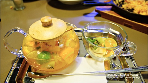 Number Nine咖啡&廚房:【食記/新北市】發現捷運美食 ♪♪Number Nine咖啡&廚房♪♪(甜點篇)