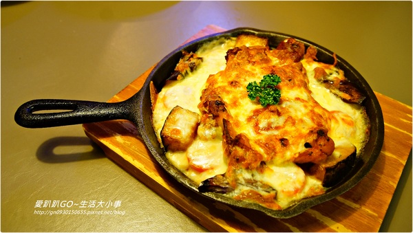 Number Nine咖啡&廚房:【食記/新北市】發現捷運美食 ♪♪Number Nine咖啡&廚房♪♪(主餐篇)