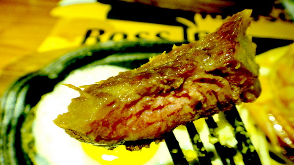 角頭炙燒牛排(士林陽明店)：【試吃邀約】超大尾蝦子加超厚牛排！角頭炙燒牛排（士林陽明店）！