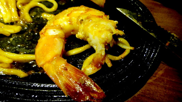 角頭炙燒牛排(士林陽明店)：【試吃邀約】超大尾蝦子加超厚牛排！角頭炙燒牛排（士林陽明店）！