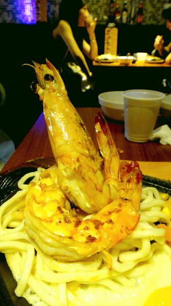 角頭炙燒牛排(士林陽明店)：【試吃邀約】超大尾蝦子加超厚牛排！角頭炙燒牛排（士林陽明店）！