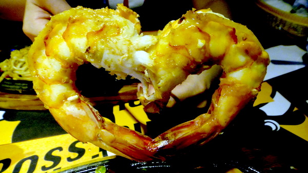 角頭炙燒牛排(士林陽明店)：【試吃邀約】超大尾蝦子加超厚牛排！角頭炙燒牛排（士林陽明店）！