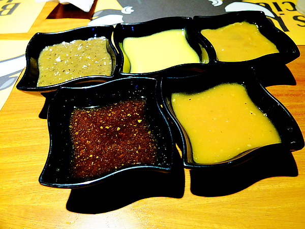 角頭炙燒牛排(士林陽明店)：【角頭炙燒牛排】讓人大快朵頤的美味**嫩煎雞排**