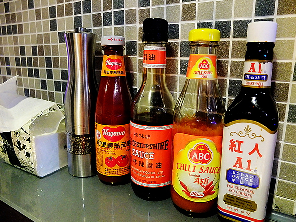 角頭炙燒牛排(士林陽明店)：【角頭炙燒牛排】讓人大快朵頤的美味**嫩煎雞排**