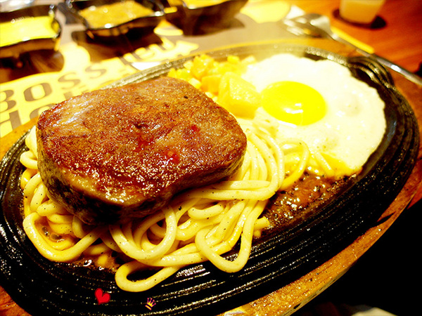 角頭炙燒牛排(士林陽明店)：[試吃]香嫩雞排牛排來襲~美味平價角頭牛排士林店新體驗!