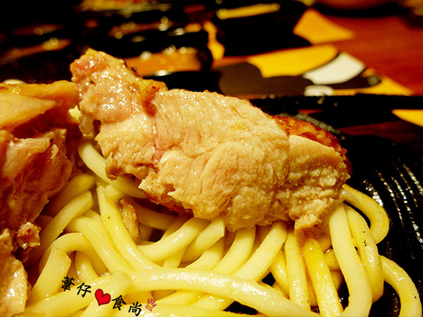 角頭炙燒牛排(士林陽明店)：[試吃]香嫩雞排牛排來襲~美味平價角頭牛排士林店新體驗!